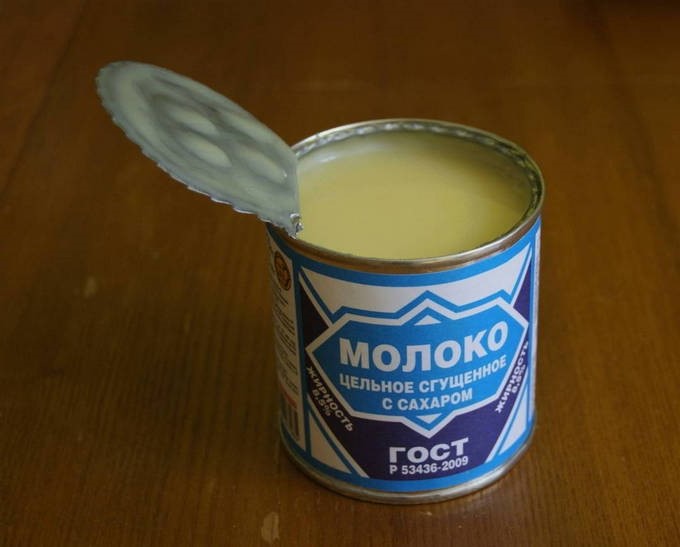 Вафельный торт из готовых коржей со сгущёнкой Вафельный торт из готовых коржей со сгущёнкой