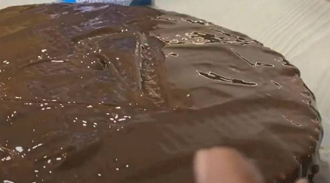 Вафельный торт из готовых коржей со сгущёнкой Вафельный торт из готовых коржей со сгущёнкой