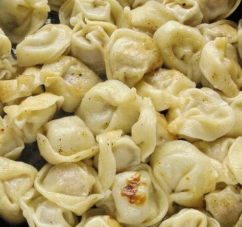 Жареные пельмени с сыром Жареные пельмени с сыром