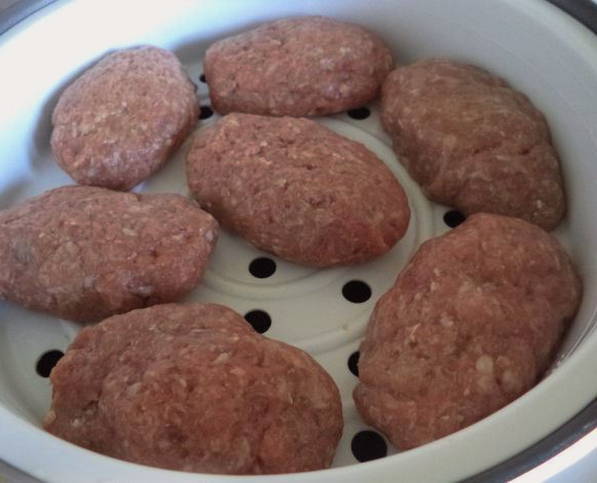 Диетические паровые котлеты из говядины Диетические паровые котлеты из говядины