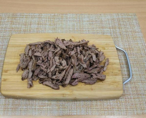 Салат с жареной куриной печенью