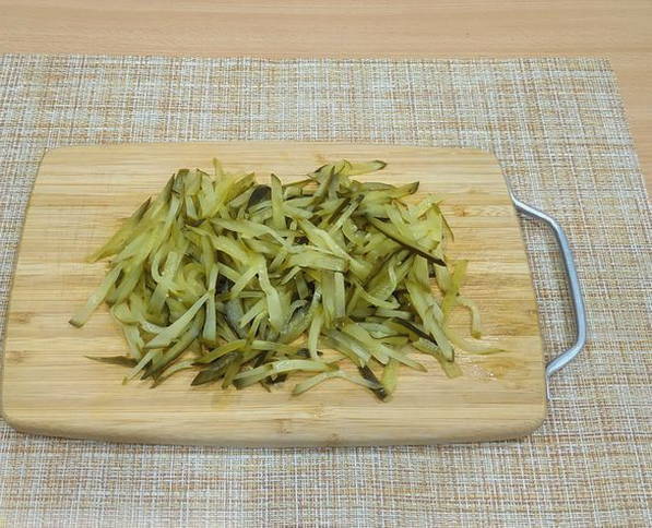 Салат с жареной куриной печенью