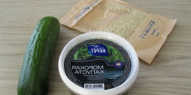 Салат с морской капустой и свежим огурцом