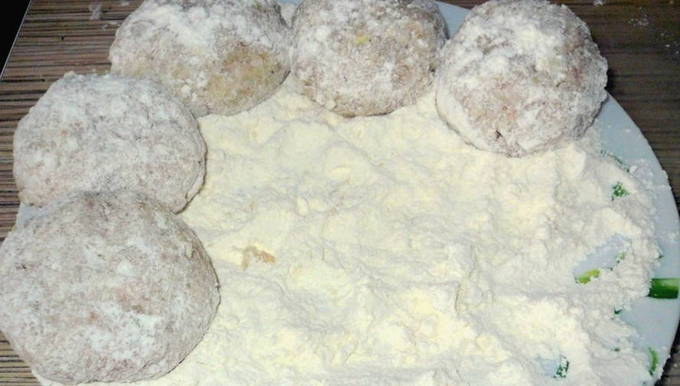 Котлеты из щуки с салом на сковороде Котлеты из щуки с салом на сковороде