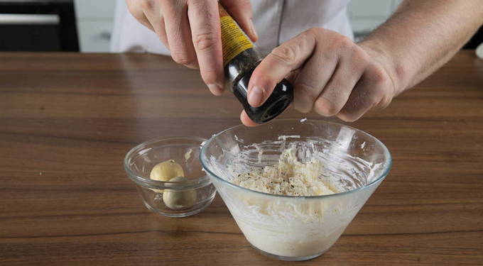 Селедка под шубой с яйцом классическая