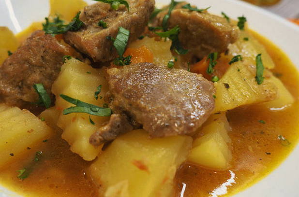 Картошка с мясом и овощами в казане Картошка с мясом и овощами в казане