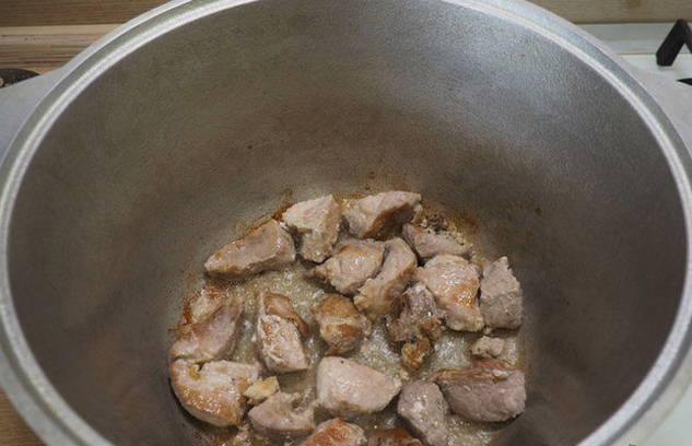 Картошка с мясом и овощами в казане Картошка с мясом и овощами в казане