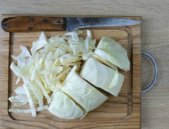Капустные котлеты из сырой капусты на сковороде Капустные котлеты из сырой капусты на сковороде