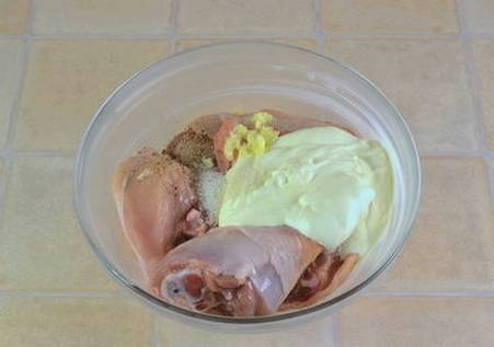 Картошка с курицей на противне в духовке