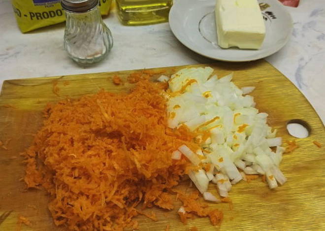 Рис с морковью и луком на сковороде Рис с морковью и луком на сковороде