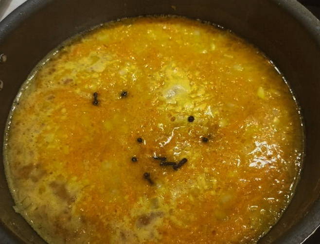 Рис с морковью и луком на сковороде Рис с морковью и луком на сковороде