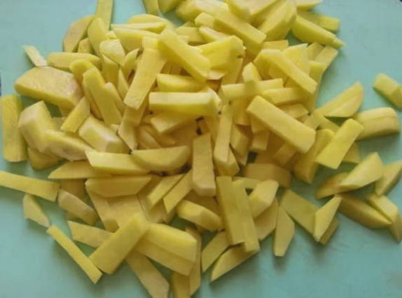 Картошка с беконом на сковороде