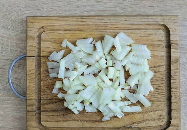 Картошка с мясом и грибами на сковороде