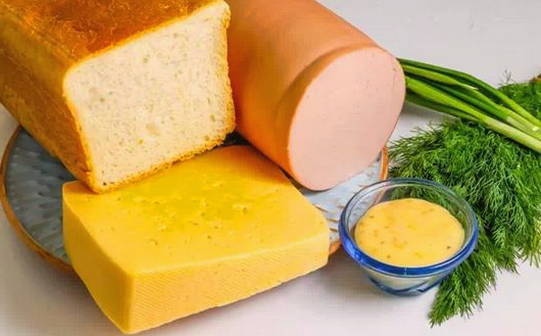 Бутерброды с колбасой и сыром в духовке Бутерброды с колбасой и сыром в духовке