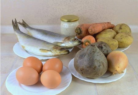 Селедка под шубой с луком Селедка под шубой с луком