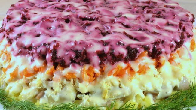 Селедка под шубой с луком Селедка под шубой с луком