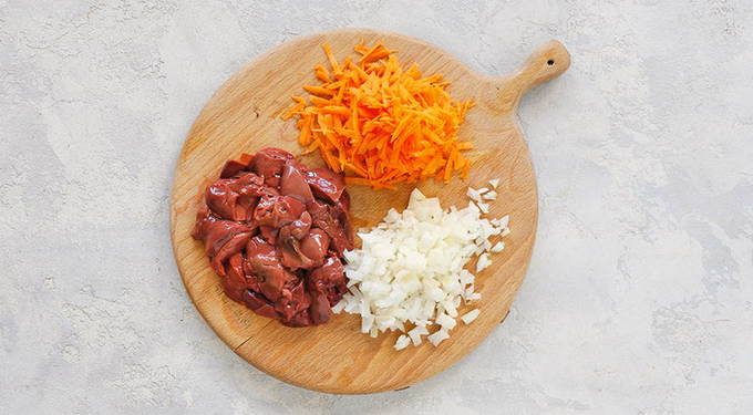 Паштет из куриной печени в блендере с морковью, луком и сливочным маслом