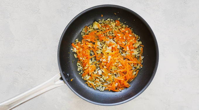 Паштет из куриной печени в блендере с морковью, луком и сливочным маслом