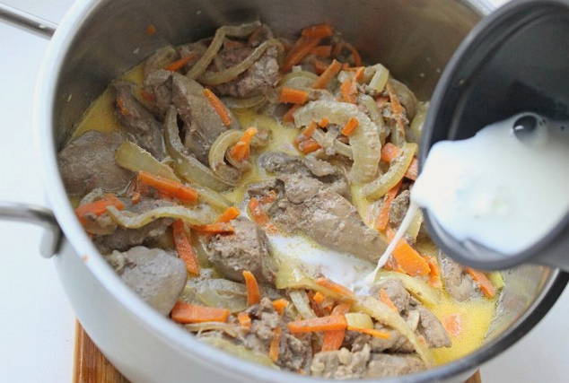 Паштет из куриной печени с морковью, луком и сливками Паштет из куриной печени с морковью, луком и сливками
