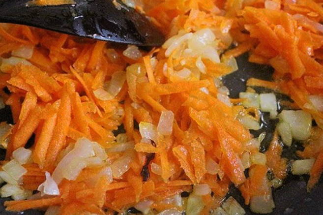 Паштет из говяжьей печени с морковью и луком в домашних условиях Паштет из говяжьей печени с морковью и луком в домашних условиях