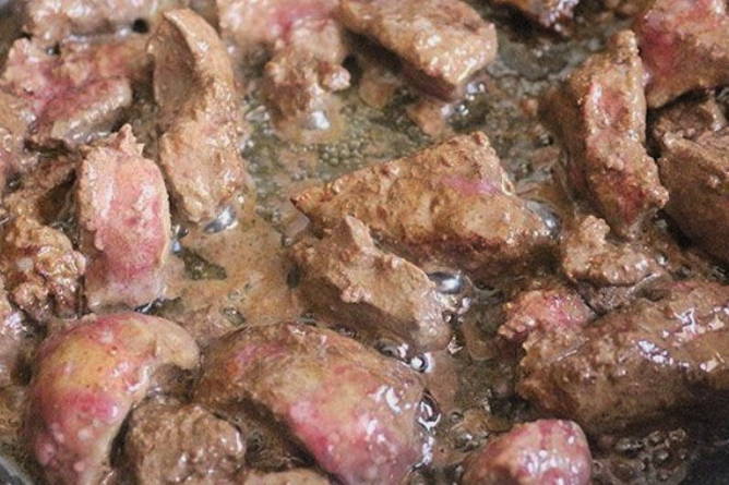 Паштет из говяжьей печени с морковью и луком в домашних условиях Паштет из говяжьей печени с морковью и луком в домашних условиях