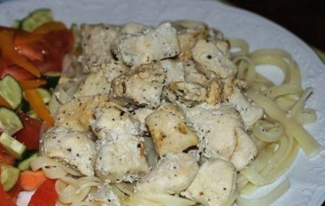 Курица в кефире на сковороде