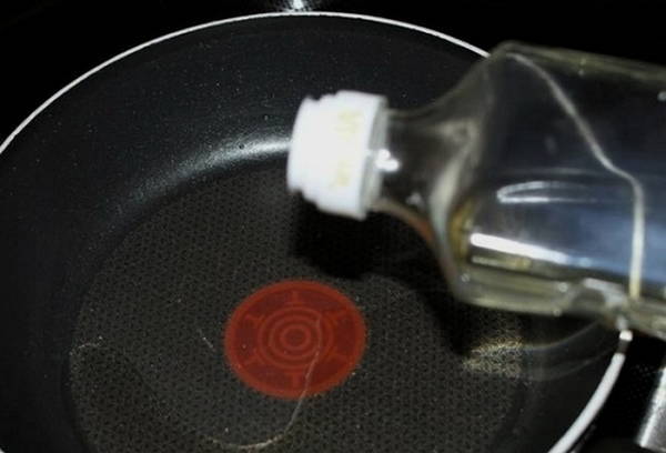 Курица в кефире на сковороде