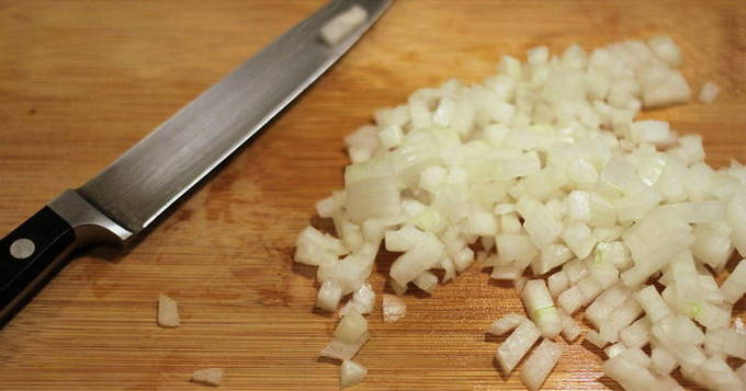 Курица в кефире на сковороде