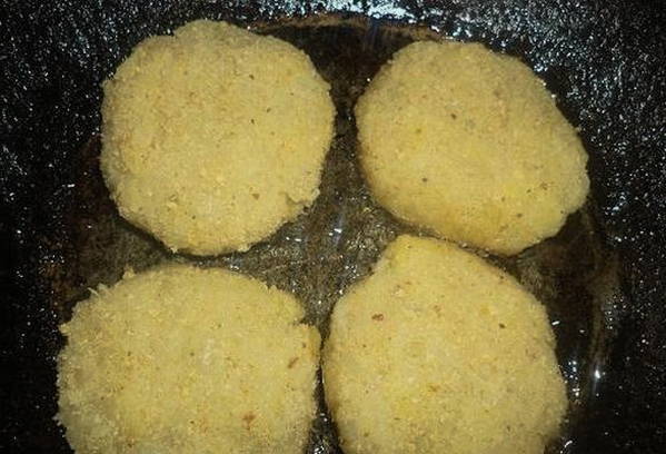 Капустные котлеты с манкой Капустные котлеты с манкой