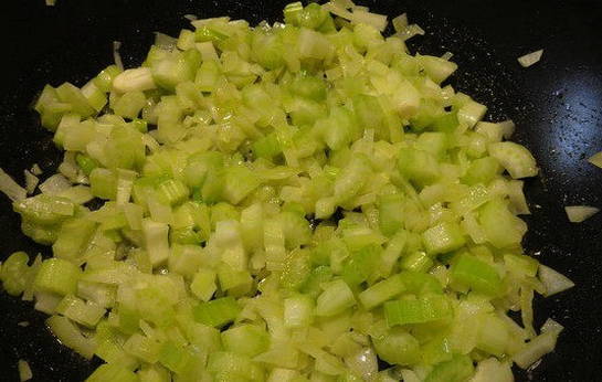 Мидии в винном соусе