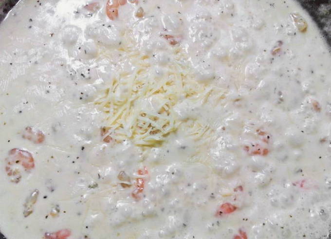 Креветки с макаронами в сливочном соусе