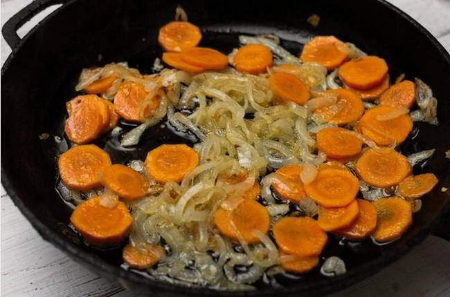 Паштет из куриной печени с морковью Паштет из куриной печени с морковью