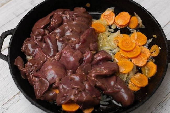 Паштет из куриной печени с морковью Паштет из куриной печени с морковью