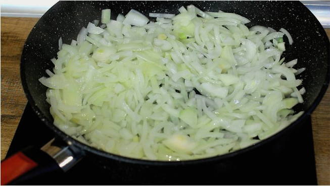 Курица с картошкой, майонезом и чесноком в духовке на противне