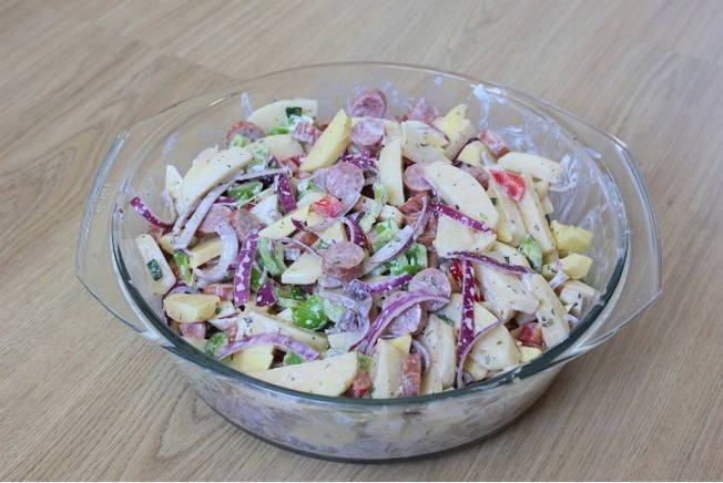 Картошка с охотничьими колбасками в духовке Картошка с охотничьими колбасками в духовке