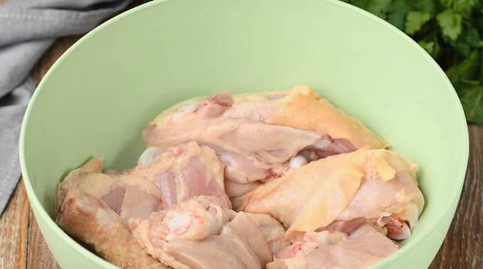 Курица с чесноком и майонезом в духовке Курица с чесноком и майонезом в духовке