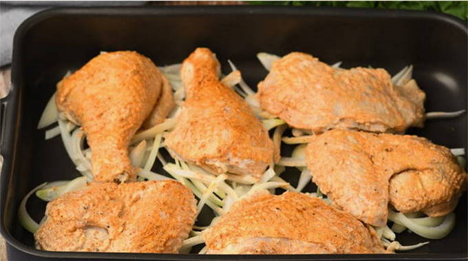 Курица с чесноком и майонезом в духовке Курица с чесноком и майонезом в духовке