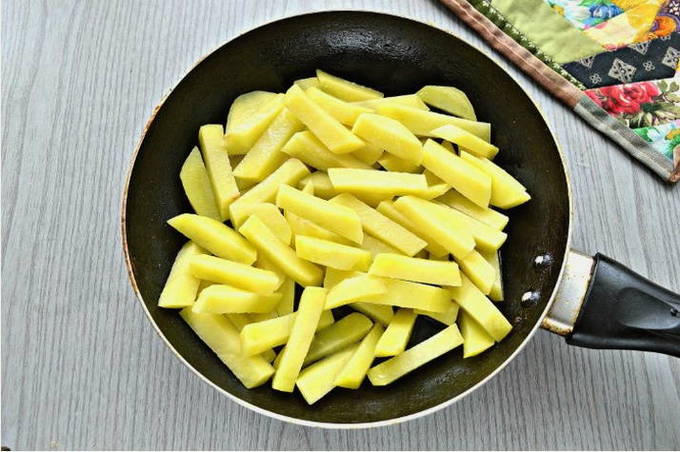 Картошка с сыром на сковороде Картошка с сыром на сковороде