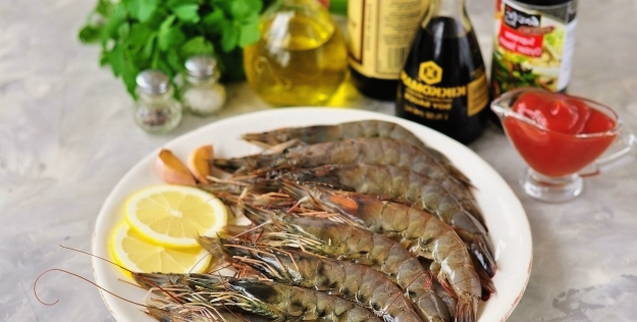 Креветки в томатно-чесночном соусе