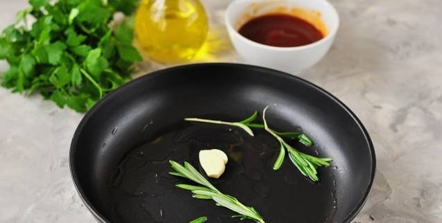 Креветки в томатно-чесночном соусе