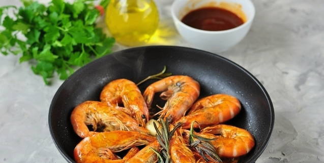 Креветки в томатно-чесночном соусе