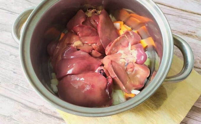 Диетический паштет из куриной печени Диетический паштет из куриной печени