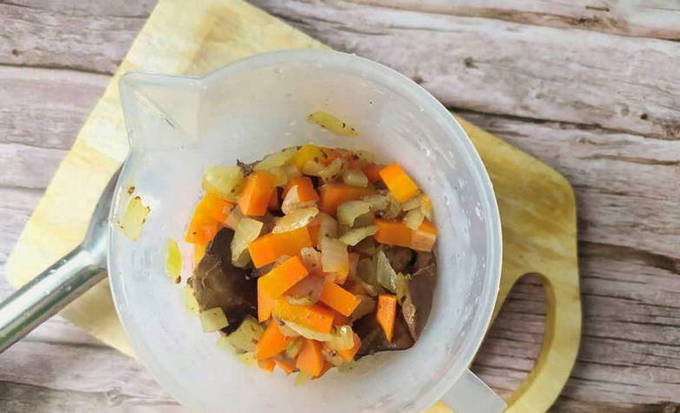 Диетический паштет из куриной печени Диетический паштет из куриной печени