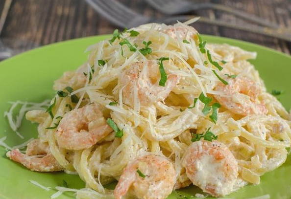 Креветки со спагетти в сливочном соусе