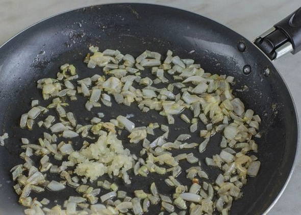 Креветки со спагетти в сливочном соусе