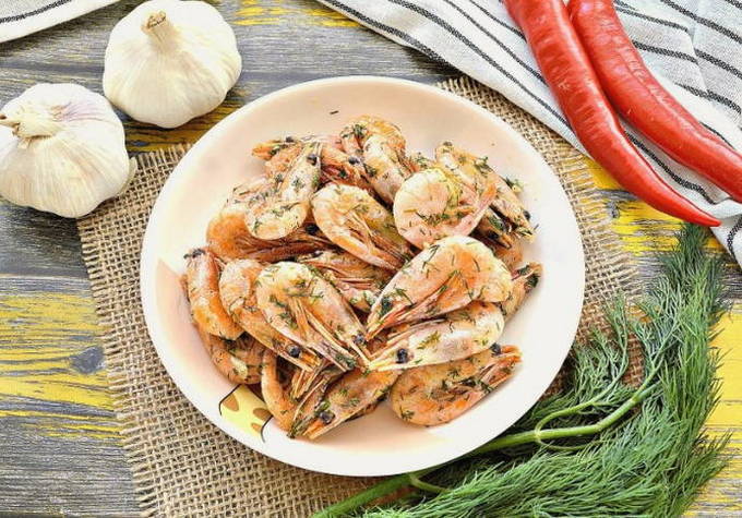 Креветки, жаренные с чесноком и сливочным маслом Креветки, жаренные с чесноком и сливочным маслом