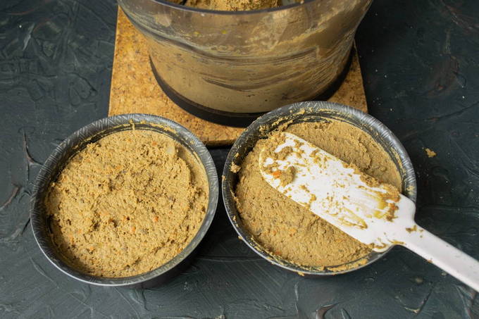 Паштет из говяжьей печени с морковью и луком и сливочным маслом Паштет из говяжьей печени с морковью и луком и сливочным маслом