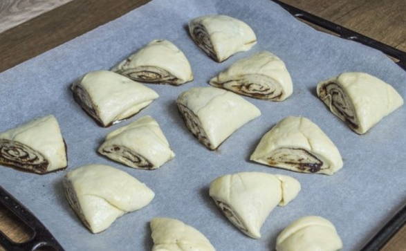 Булочки с корицей из дрожжевого теста в духовке