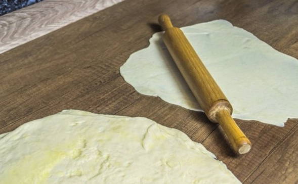 Булочки с корицей из дрожжевого теста в духовке