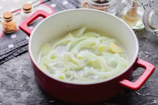 Мясо по-капитански с картошкой в духовке Мясо по-капитански с картошкой в духовке
